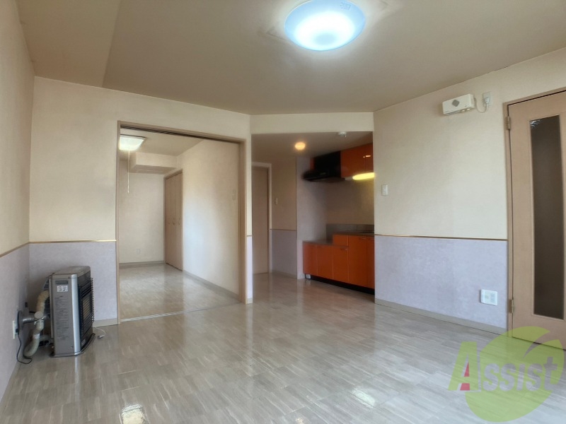 居室・リビング　広くてキレイなお部屋が広がっていて、充実した生活が送れそう。