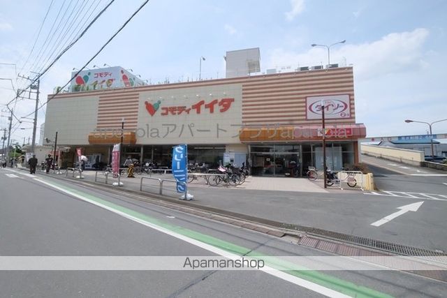 スーパー　コモディイイダ新河岸店（スーパー）まで724m
