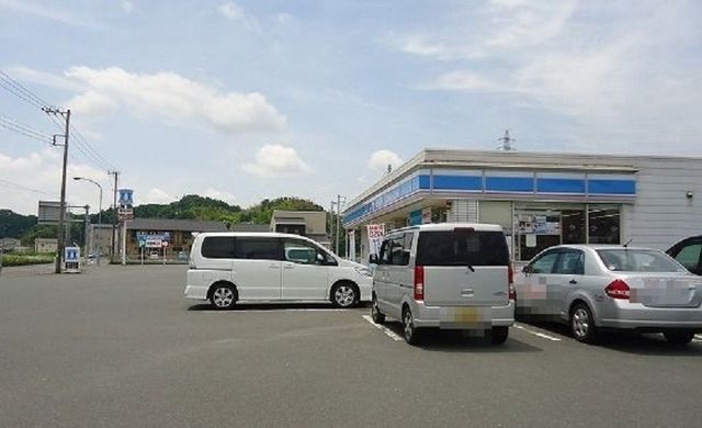 コンビニ　ローソン君津郡（コンビニ）まで1600m