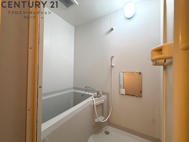 バス・シャワールーム　お風呂トイレ別です！