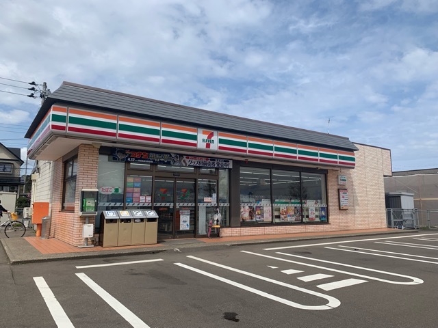 コンビニ　セブンイレブン上越教育大学前店（コンビニ）まで1045m