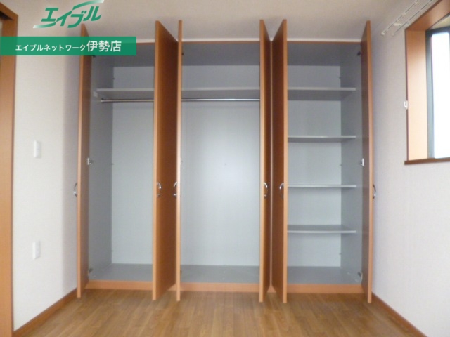 収納　同型参考写真