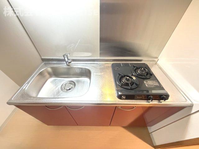 キッチン　コンパクトなキッチンで掃除もラクラク
