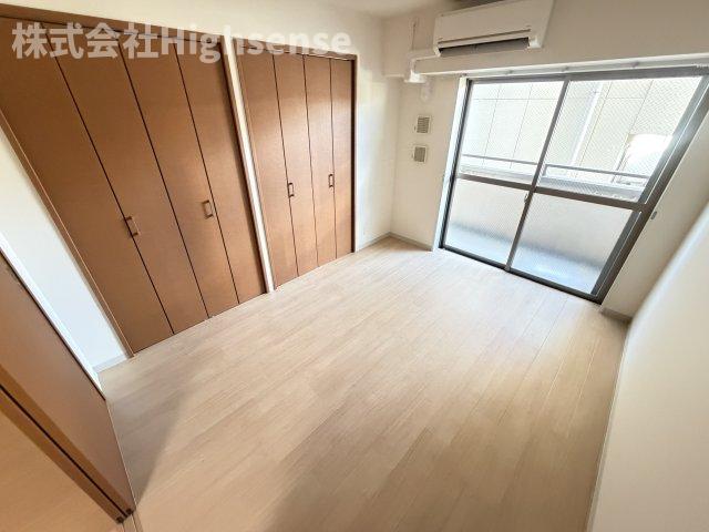 その他部屋・スペース　広くて明るい寝室