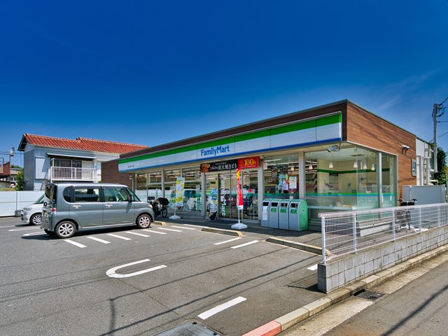 コンビニ　ファミリーマート磯子願行寺前店（コンビニ）まで856m