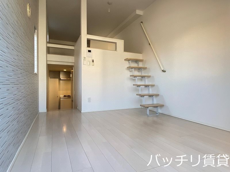 居室・リビング　同型タイプの為、現状を優先致します。