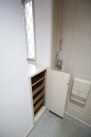 玄関　（別タイプ参考写真）ベイ・アルファ上富士　文京区本駒込5