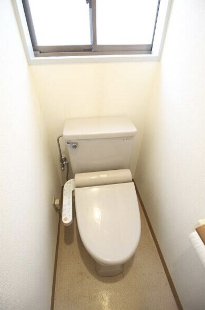 羽根木2丁目戸建のトイレ写真