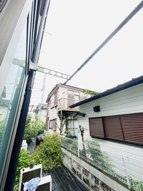 庭　清掃前の写真です