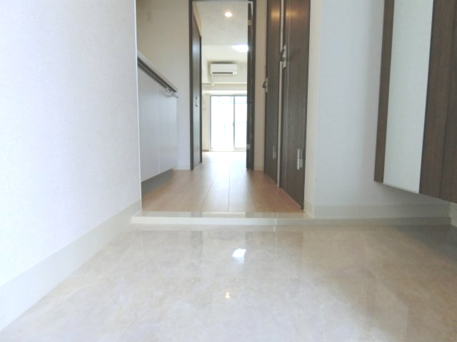 玄関　詳細は、RISUMO江坂本店→06-6155-7137まで♪