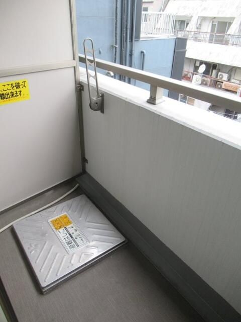 バルコニー　お洗濯にも便利なバルコニー付き