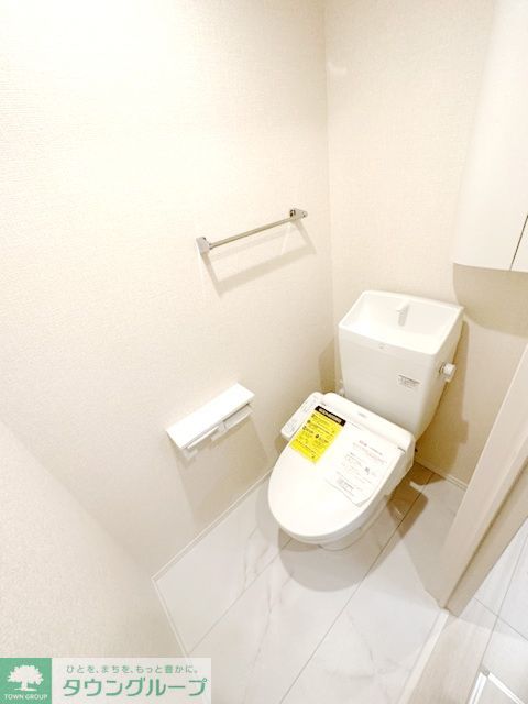トイレ　★温水洗浄便座付きの清潔感のあるトイレです★