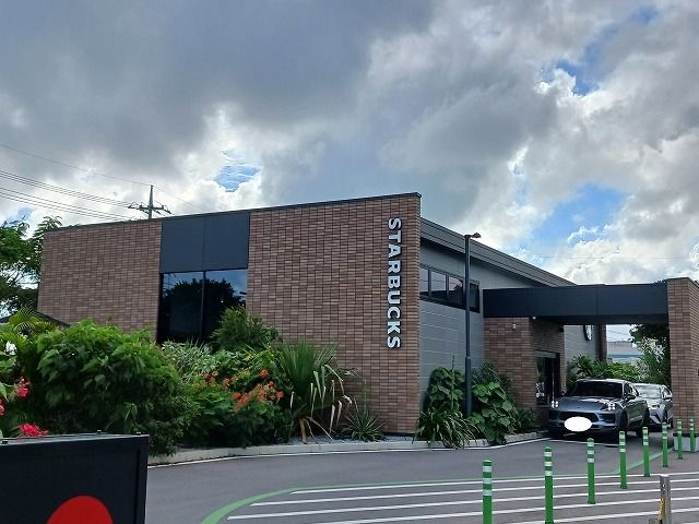 飲食店　スタバイオン名護店（飲食店）まで450m