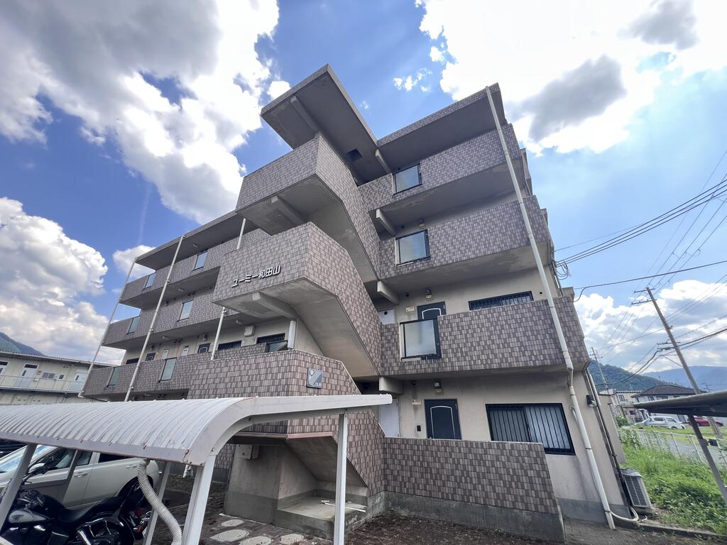 建物外観　敷金礼金0円★即入居＆内見可能！鉄筋コンクリート造です♪