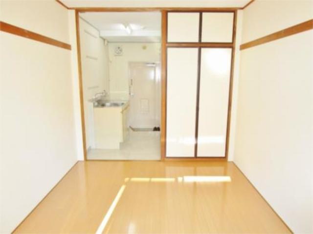 フラワーハイツBの居間写真