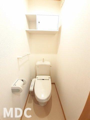 ＪＲ高徳線 徳島駅 バス乗車時間：29分 最寄りバス停で下車 徒歩5分 2階建 築20年のトイレ写真