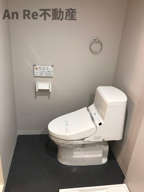 埼玉高速鉄道 浦和美園駅 徒歩7分 2階建 築10年のトイレ写真