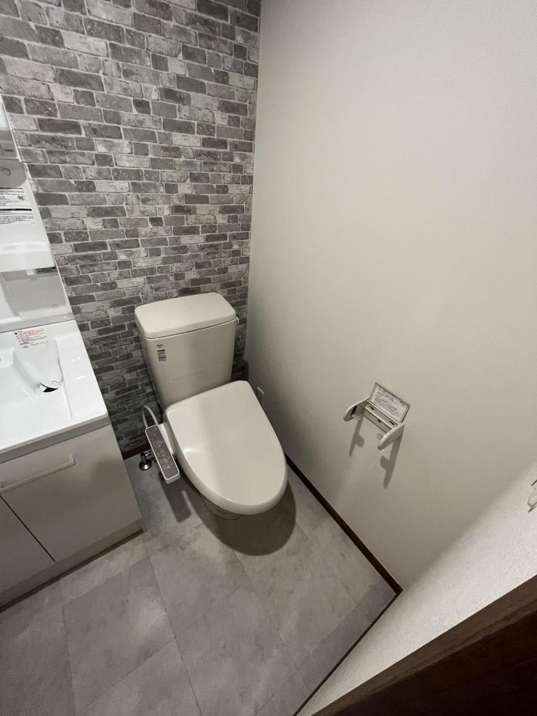 PREMIAGE西大宮のトイレ写真