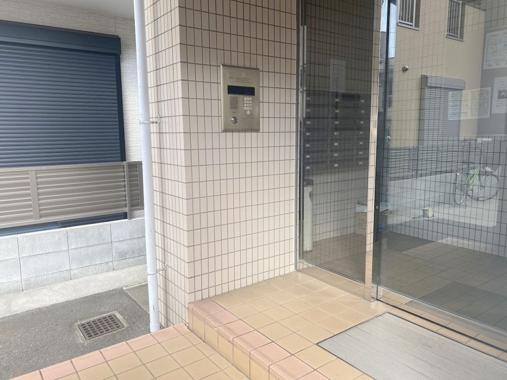 エントランス　エントランス