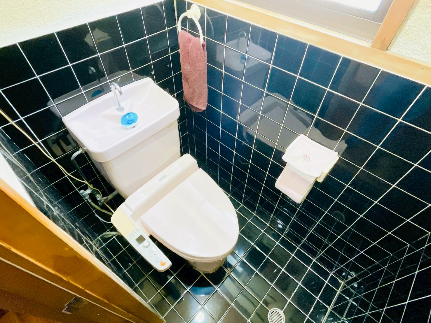 ＪＲ阪和線 北信太駅 徒歩10分 2階建 築45年のトイレ写真