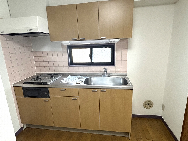 3面採光 NETフリー 複数路線利用可 やまぎしクオリティ Hのキッチン写真