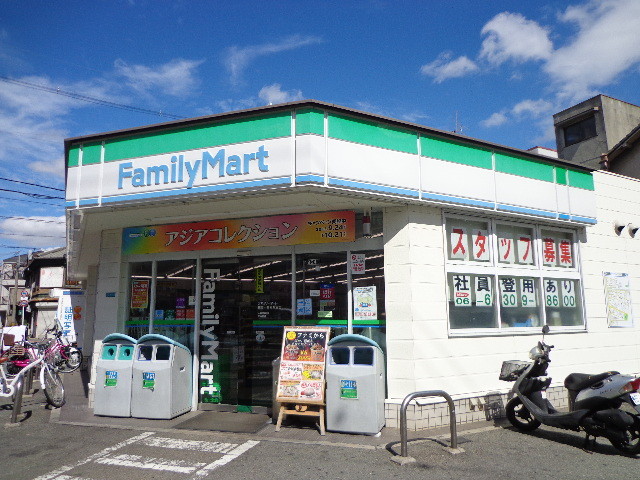 コンビニ　ファミリーマート 花岡十三元今里店（コンビニ）まで119m