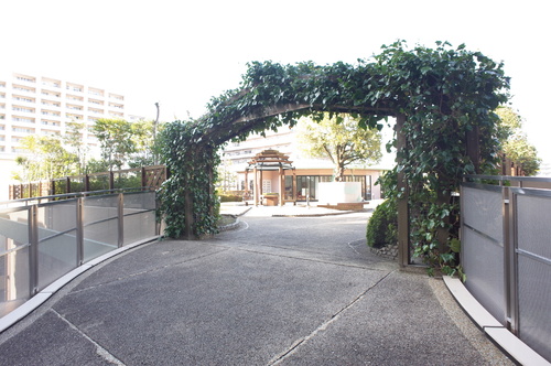 その他　敷地出入り口付近　※2020年3月の写真