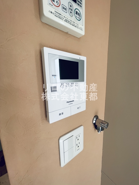 セキュリティ　来訪者の姿を確認できるＴＶモニター付インターホン設置済です！