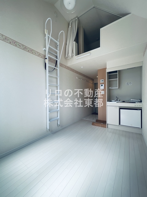居室・リビング　天井高の開放感が気持ちいいロフト付きのお部屋です☆