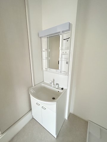 洗面設備　※同物件別号室参考写真