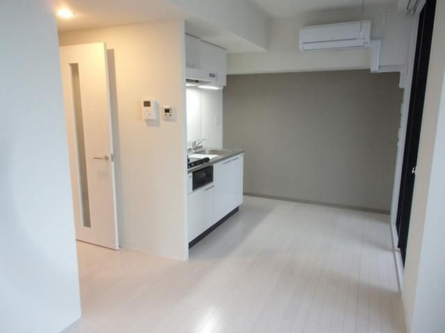 居室・リビング　角部屋二面採光のお部屋