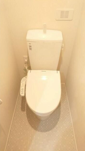 京急本線 大森町駅 徒歩3分 6階建 築5年のトイレ写真