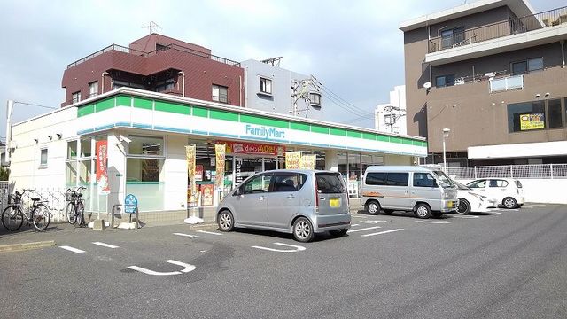 コンビニ　ファミリーマート（コンビニ）まで450m