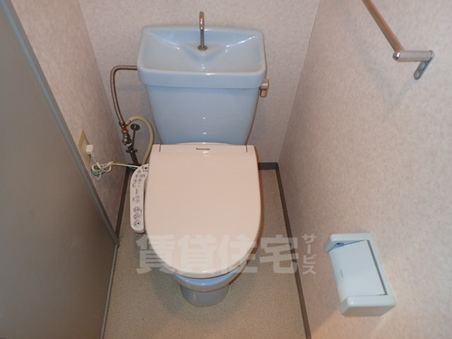 ＪＲ東海道本線 茨木駅 徒歩3分 3階建 築33年のトイレ写真