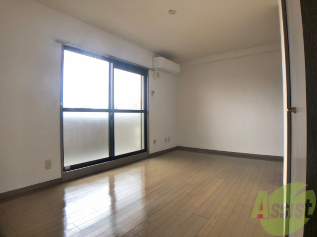 居室・リビング　明るい光が差し込む素敵なお部屋ですね～。
