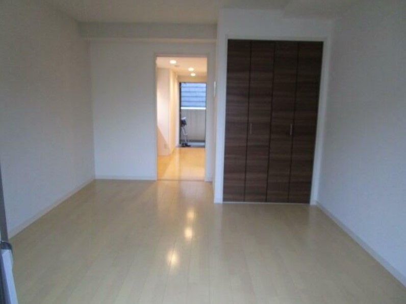 SHIMOUMA6APARTMENTの居間写真