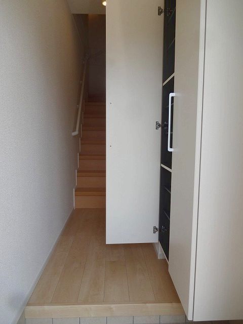 Bellfiore Aの玄関写真