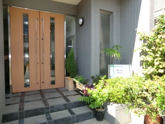 エントランス　オートロック付エントランス