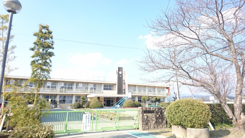 小学校　尼崎市立立花西小学校（小学校）まで228m