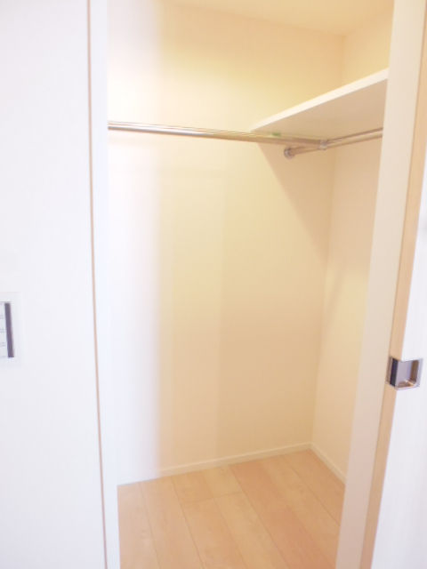 その他共有部分　ウォークインクローゼット　別のお部屋のお写真です
