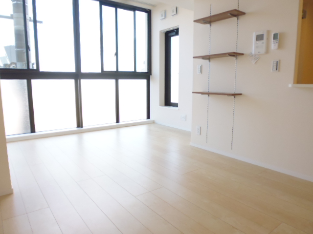居室・リビング　別のお部屋のお写真です