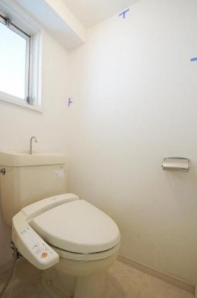トイレ　別部屋参考写真となります。
