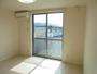 居室・リビング　居室は7帖で南西向きのお部屋です☆