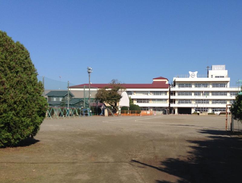 【ファミール川島Ｂの小学校】