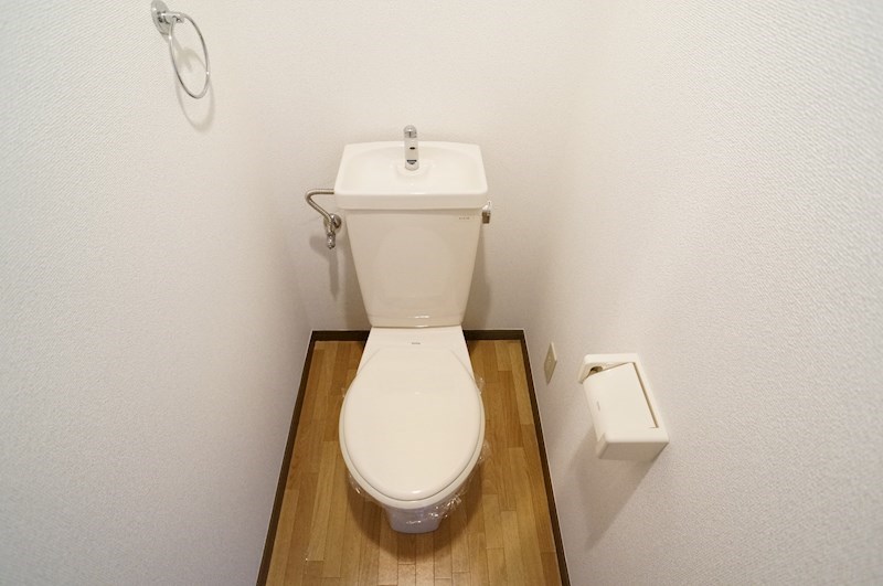 【橿原市曽我町のマンションのトイレ】