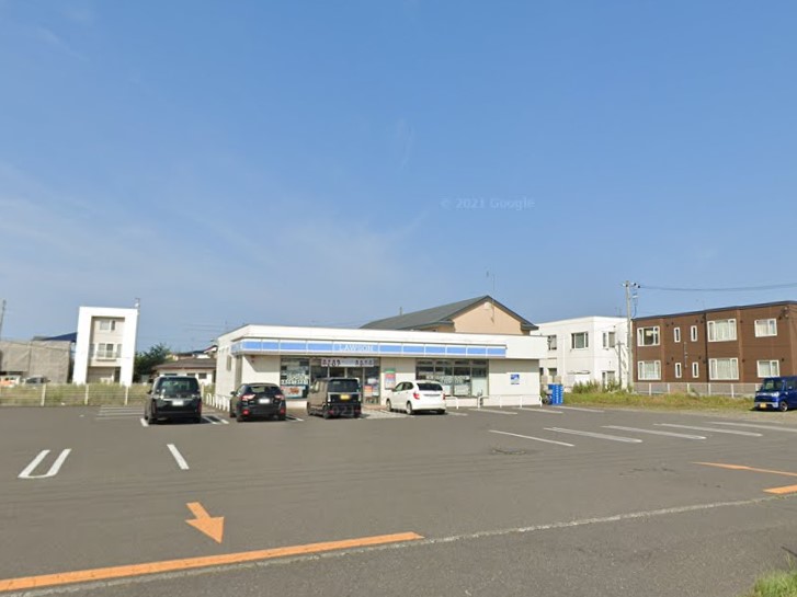 コンビニ　ローソン 苫小牧日吉町四丁目店（コンビニ）まで410m