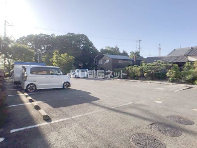 【桜井市大字上之庄のアパートの駐車場】