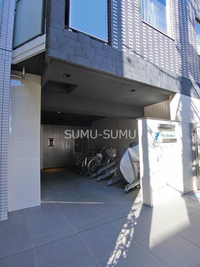 エントランス　エントランス