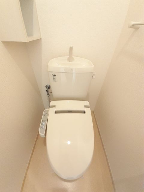【津山市一方のアパートのトイレ】