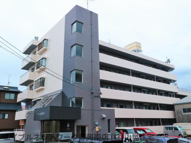 静岡市駿河区中原のマンションの建物外観